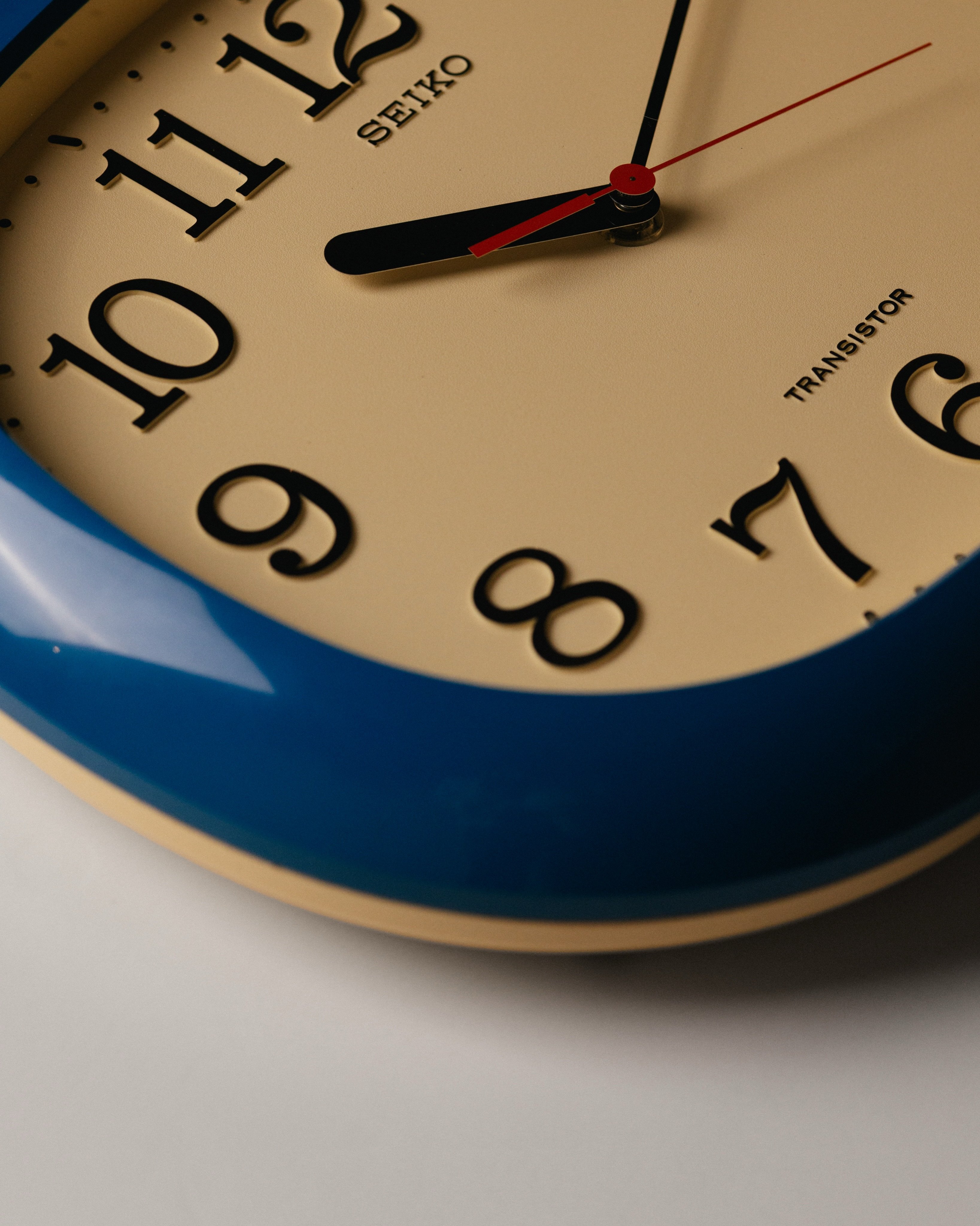 Seiko transistor wall clock, image 2